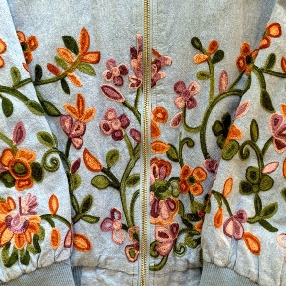 Floral Embroidered Bomber Jacket Size Small - Picture 2 of 11